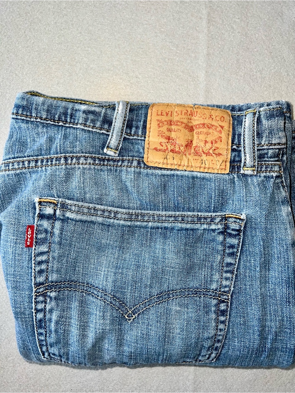 Levi's 505 Regular Fit Jeans Men's 40x32 Medium Wash Straight Leg Classic Denim
